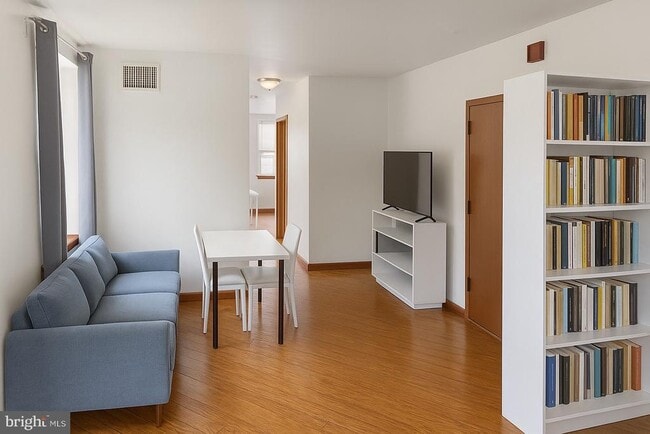 property at 720 S 6th St