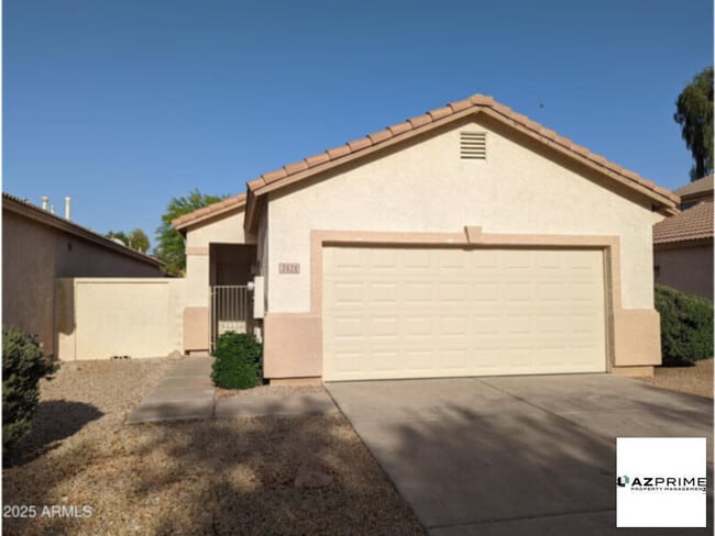 property at 2121 N Iowa St