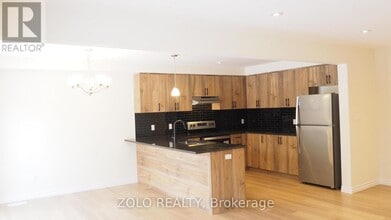 8 Riddell Dr in Stratford, ON - Building Photo - Building Photo