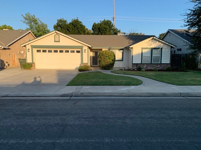 property at 2946 Tarragon Ave