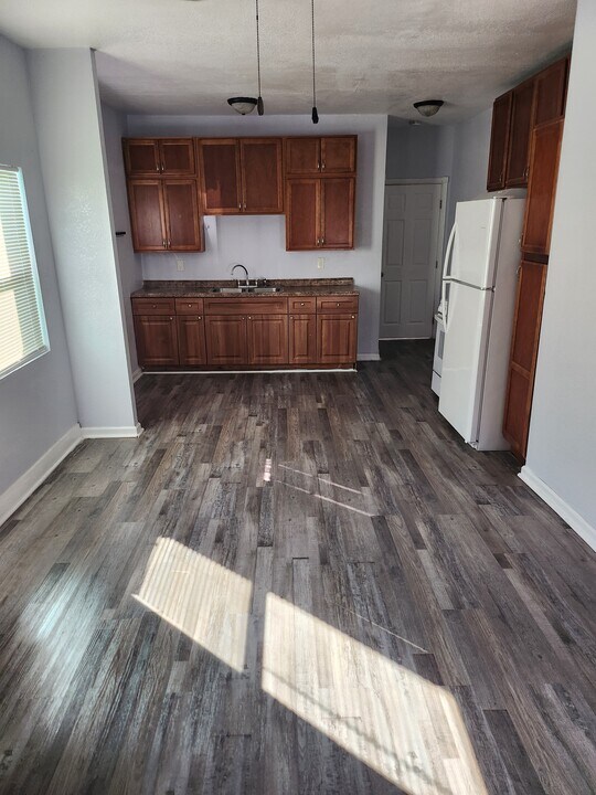 416 W 5th St in Long Beach, CA - Building Photo