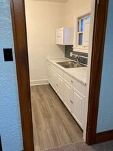 3821 Wayne Ave, Unit 4 in Dayton, OH - Foto de edificio - Building Photo