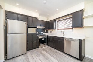 121 Ogden Ave. in Jersey City, NJ - Building Photo