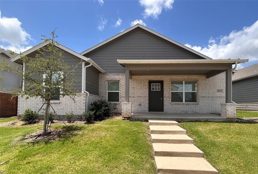 4625 Goodsprings Ln in Heartland, TX - Building Photo