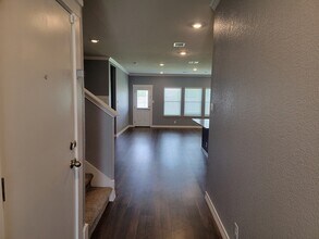 5007 Gully Wy in San Antonio, TX - Building Photo - Building Photo