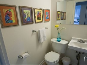 Holiday Townhomes in Lansing, MI - Foto de edificio - Interior Photo