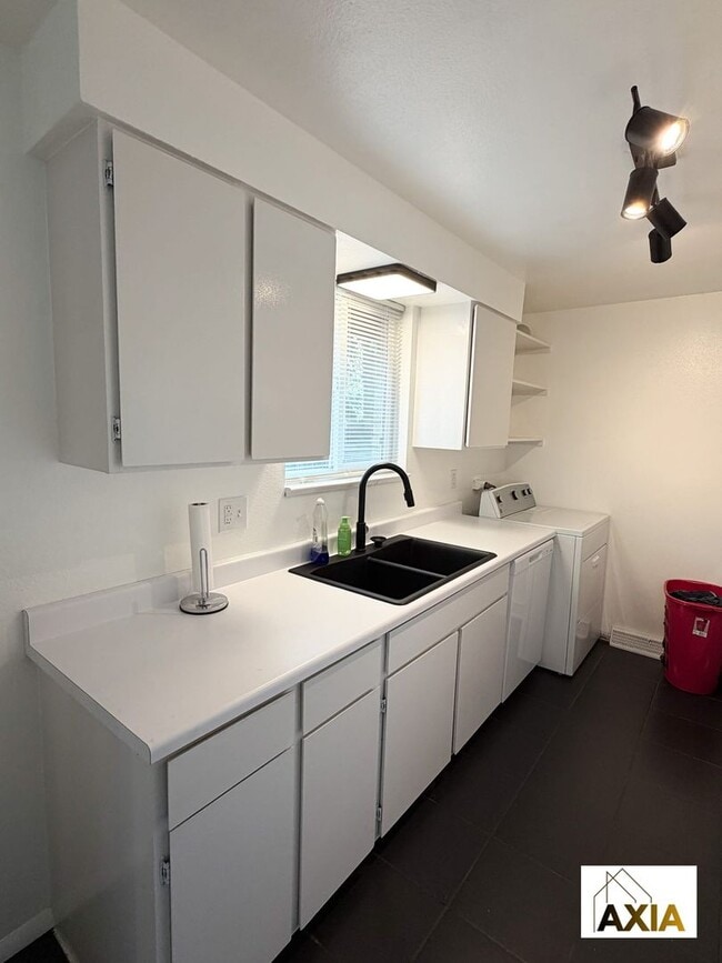 11004 W 38th Pl in Wheat Ridge, CO - Building Photo - Building Photo