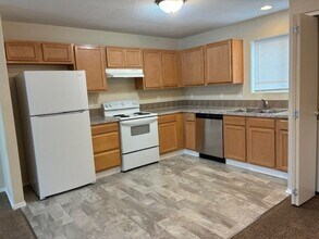 13414 SE Division St in Portland, OR - Building Photo - Building Photo