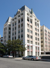 Gramercy Wilshire in Los Angeles, CA - Building Photo - Building Photo