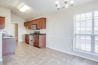 6802 83rd St in Lubbock, TX - Foto de edificio - Building Photo