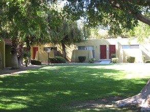 Villas del Norte Apartments in Fresno, CA - Foto de edificio - Building Photo