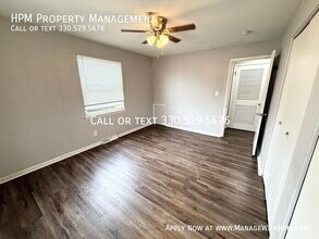 21955 Miles Rd in Cleveland, OH - Building Photo - Building Photo