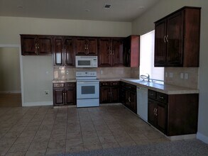 3313 Kee Ln in Modesto, CA - Building Photo - Building Photo