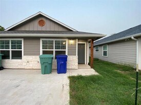 804 N Broughton St in Sherman, TX - Building Photo