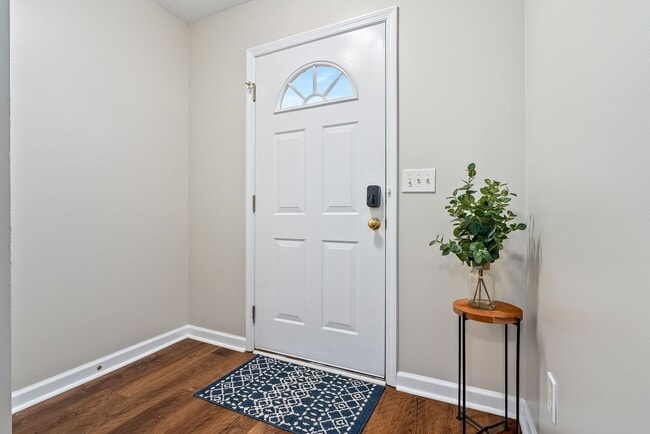 1477 N Donahue Dr in Auburn, AL - Building Photo - Building Photo