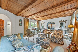 325 Seaspray Ave in Palm Beach, FL - Foto de edificio - Building Photo
