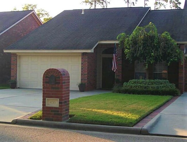 property at 435 N Rivershire Dr