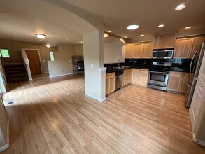 61217 Dayspring Dr in Bend, OR - Building Photo - Building Photo