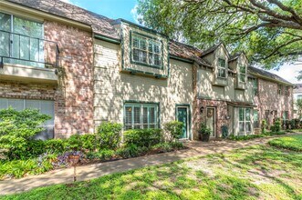 14715 Barryknoll Ln in Houston, TX - Building Photo - Building Photo