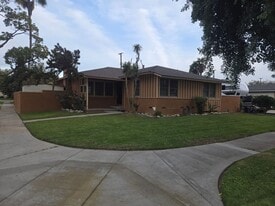 12912 St Andrews Pl in Gardena, CA - Building Photo