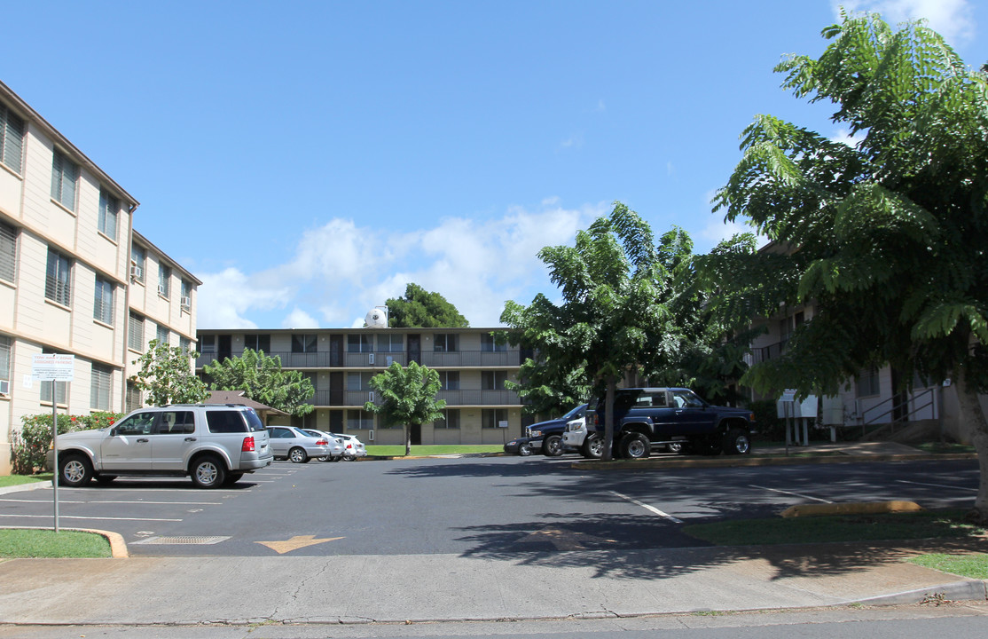 Manana Gardens in Pearl City, HI - Building Photo