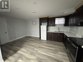 1181 Stire St in Oshawa, ON - Building Photo - Building Photo