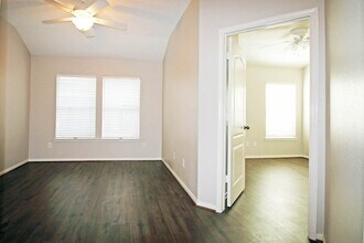 21743 May Apple Ct in Cypress, TX - Foto de edificio - Building Photo