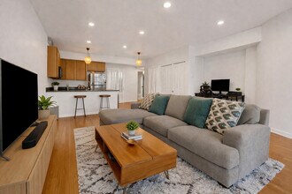 2524 N Willetts Ct in Chicago, IL - Building Photo - Building Photo