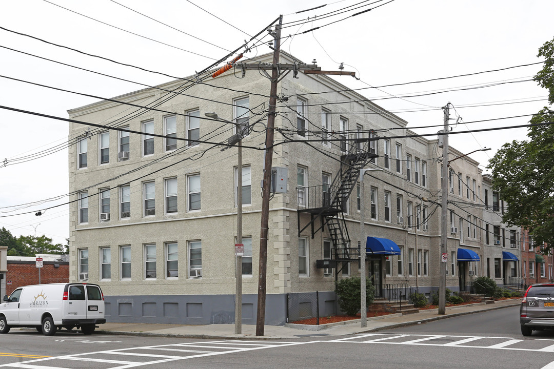 77-81 Empire St in Allston, MA - Building Photo