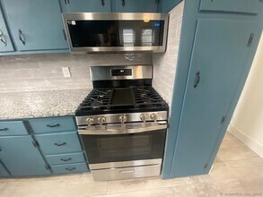 279 Wakelee Ave in Ansonia, CT - Building Photo - Building Photo