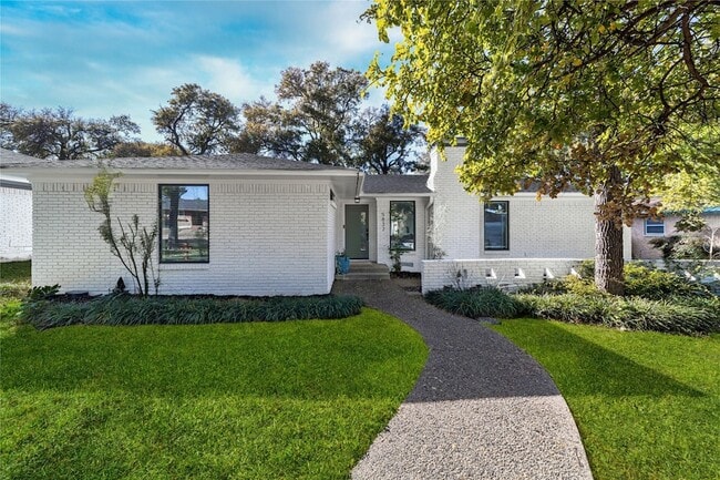 5837 Clendenin Ave in Dallas, TX - Building Photo - Building Photo