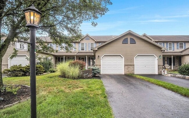 15 Lenox Ct