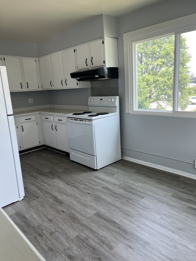 3704 Parkway Blvd in Two Rivers, WI - Building Photo - Building Photo