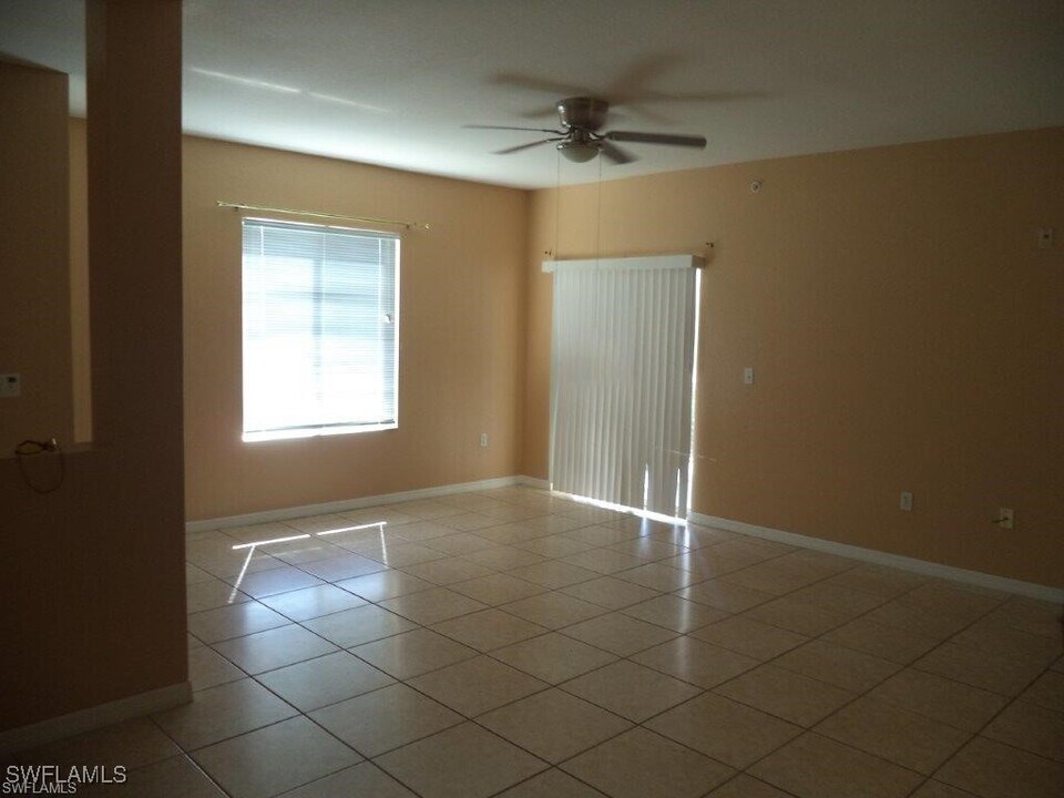 6330 Aragon Way in Ft. Myers, FL - Building Photo