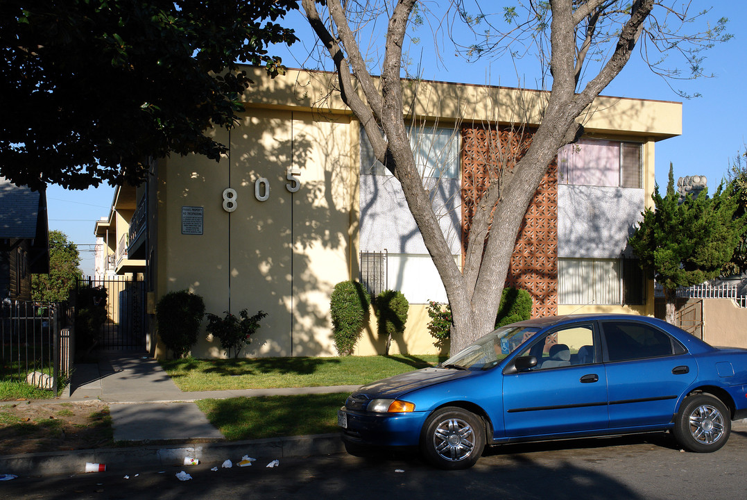 805 S Myrtle Ave in Inglewood, CA - Building Photo