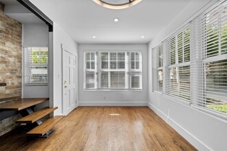 739 2nd St, Unit 1 in Miami Beach, FL - Building Photo - Building Photo