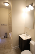 2320 W Granville Ave in Chicago, IL - Building Photo - Building Photo