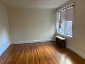 1782 Commonwealth Ave, Unit 34 in Boston, MA - Foto de edificio - Building Photo