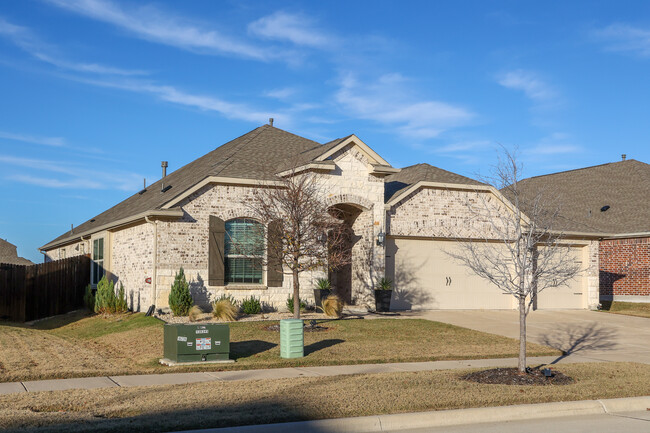 Hills Of Crown Ridge in Frisco, TX - Building Photo - Primary Photo