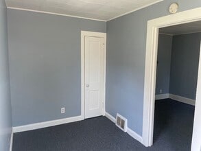 102 W Raleigh Ave in Mansfield, OH - Building Photo - Building Photo