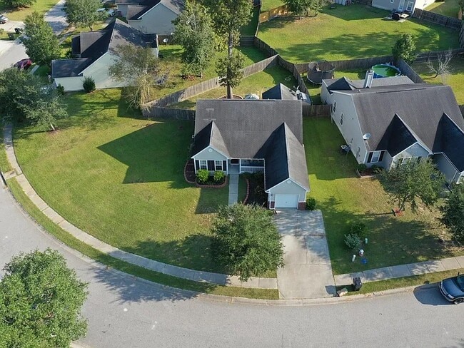 5101 Thornton Dr in Summerville, SC - Building Photo - Building Photo