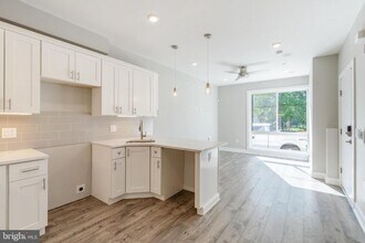 2339 N 10th St, Unit 1 in Philadelphia, PA - Foto de edificio - Building Photo