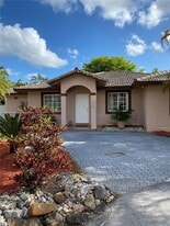 8330 SW 96th Pl in Miami, FL - Building Photo