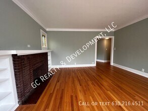 2144 W Estes Ave in Chicago, IL - Building Photo - Building Photo
