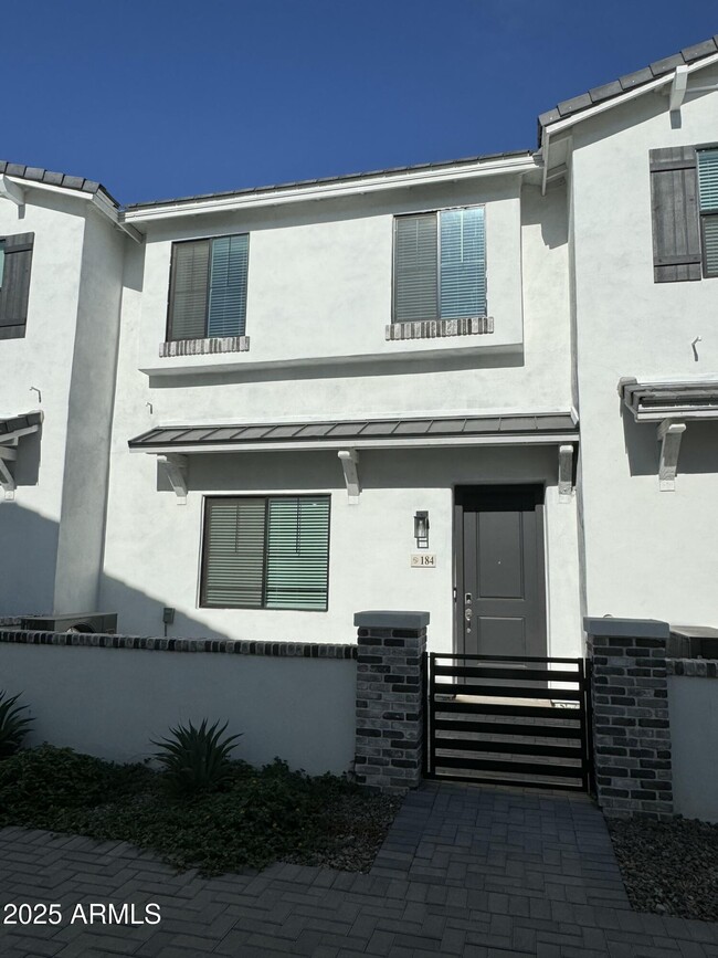 property at 3230 E Thomas Rd