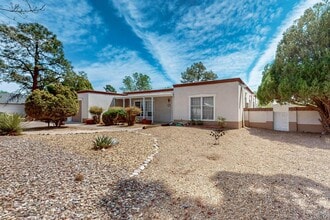 4112 Cherrydale Ct NW in Albuquerque, NM - Building Photo - Building Photo