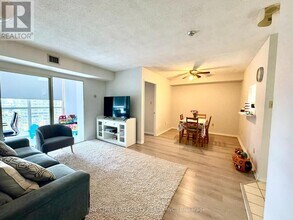 265 Enfield Pl in Mississauga, ON - Building Photo - Building Photo