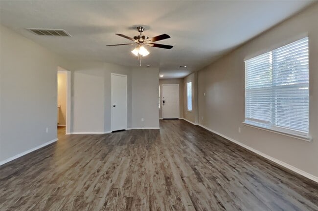 7202 Winter Song Dr in Magnolia, TX - Building Photo - Building Photo