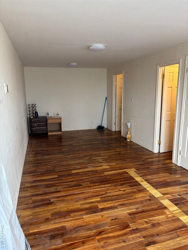 33-70 Prince St-Unit -907 in Queens, NY - Building Photo - Building Photo