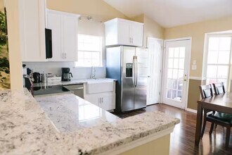 Room in House on Sandy Pines Dr in Youngsville, NC - Foto de edificio - Building Photo